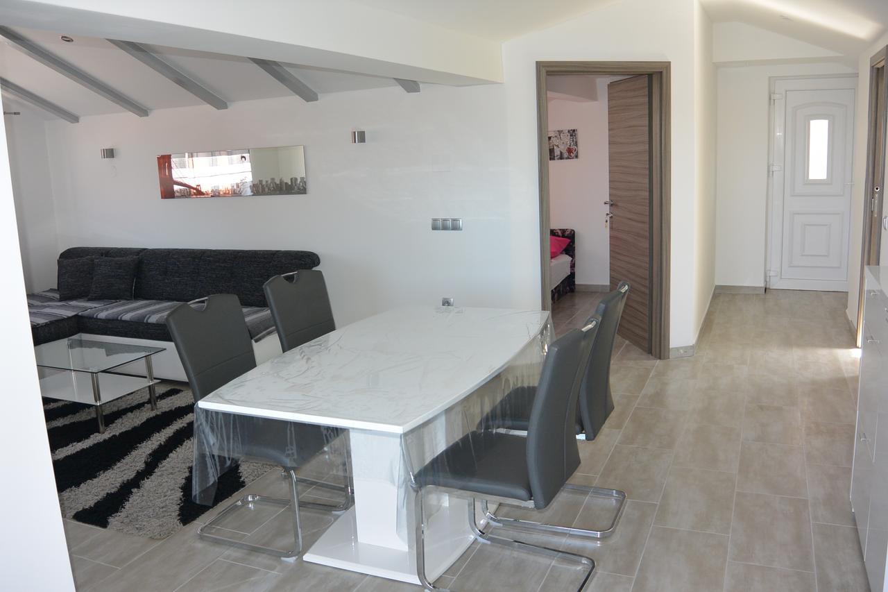 Apartments Nautica Barbat na Rabu المظهر الخارجي الصورة